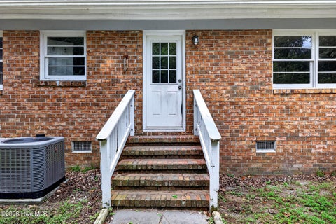 Tiny photo for 107 Marion Court, Jacksonville, NC 28546 (MLS # 100605993)