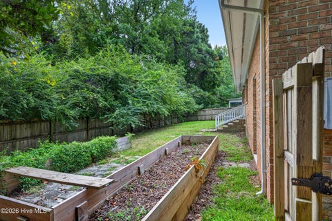 Tiny photo for 107 Marion Court, Jacksonville, NC 28546 (MLS # 100605993)