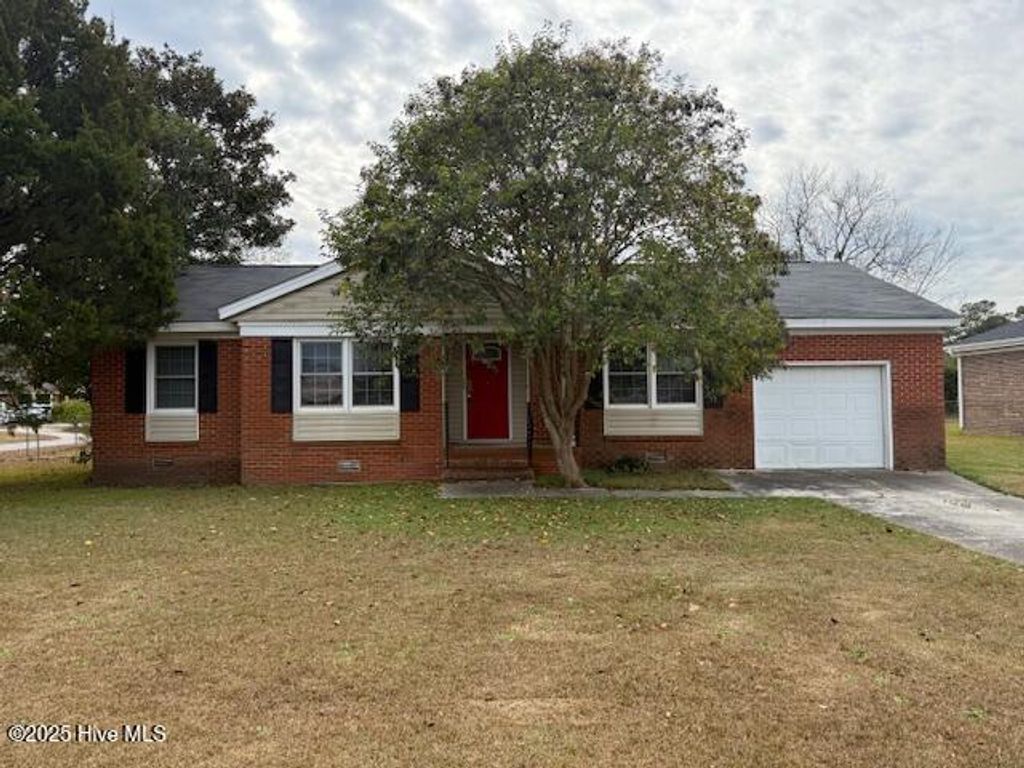Photo of 625 Winchester Road, Jacksonville, NC 28546 (MLS # 100544037)