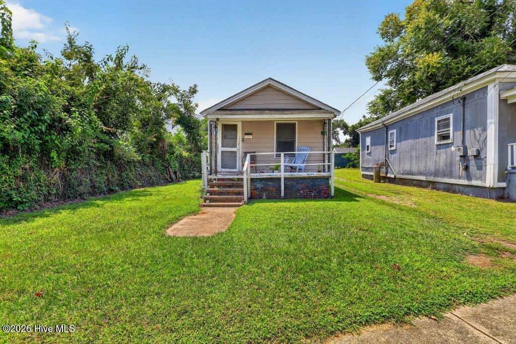 Photo of 1029 Queen Street, New Bern, NC 28560 (MLS # 100589852)