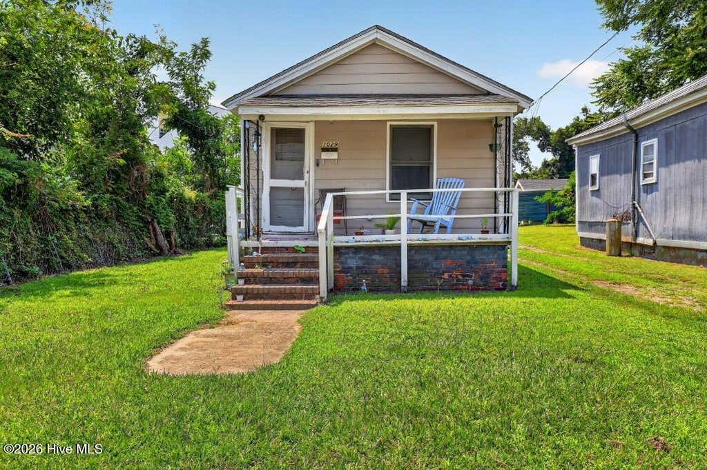 Photo of 1029 Queen Street, New Bern, NC 28560 (MLS # 100589852)