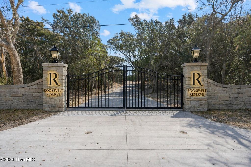 Photo of 1032 Roosevelt Reserve Park Lane, Pine Knoll Shores, NC 28512 (MLS # 100560640)