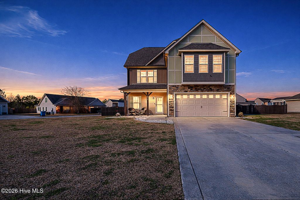 Photo of 501 Louvre Lane, Jacksonville, NC 28546 (MLS # 100555095)