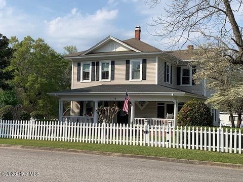 Homes For Sale - 129 E Nance Street<br/> Columbus County, Whiteville, NC 28472