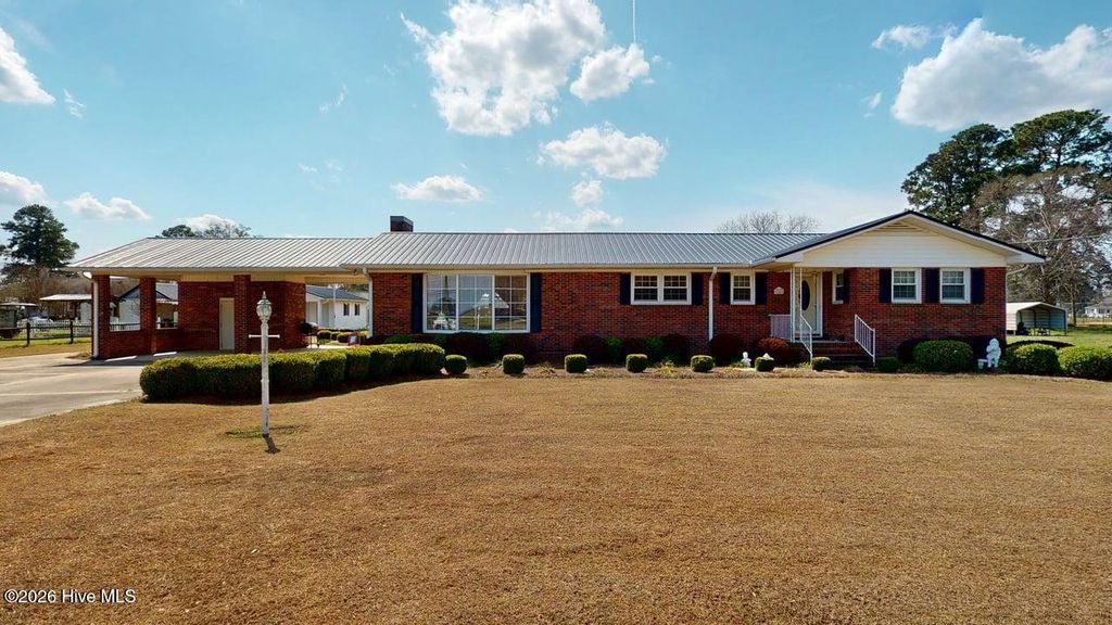 Photo of 226 Trade Street, Calypso, NC 28325 (MLS # 100562915)