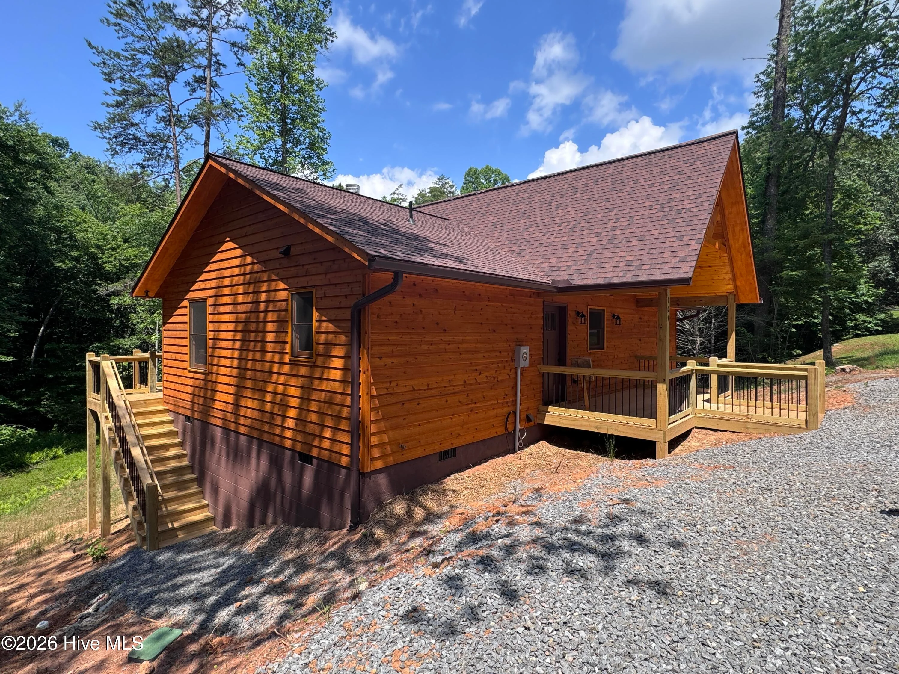 109 Chestnut Oaks Drive
