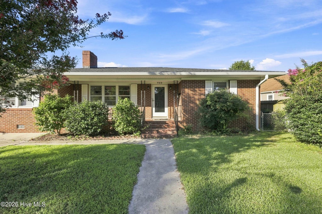 Photo of 920 Hunnicutt Avenue, Elizabeth City, NC 27909 (MLS # 100601114)