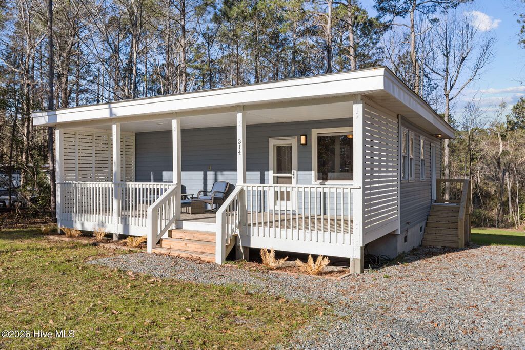 Photo of 314 Pond View Court, Hampstead, NC 28443 (MLS # 100558937)