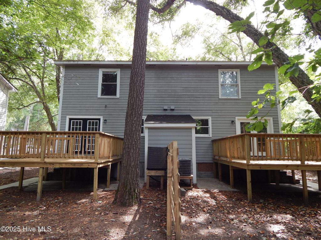 Photo of 112 Ridge Place, Greenville, NC 27834 (MLS # 100570343)