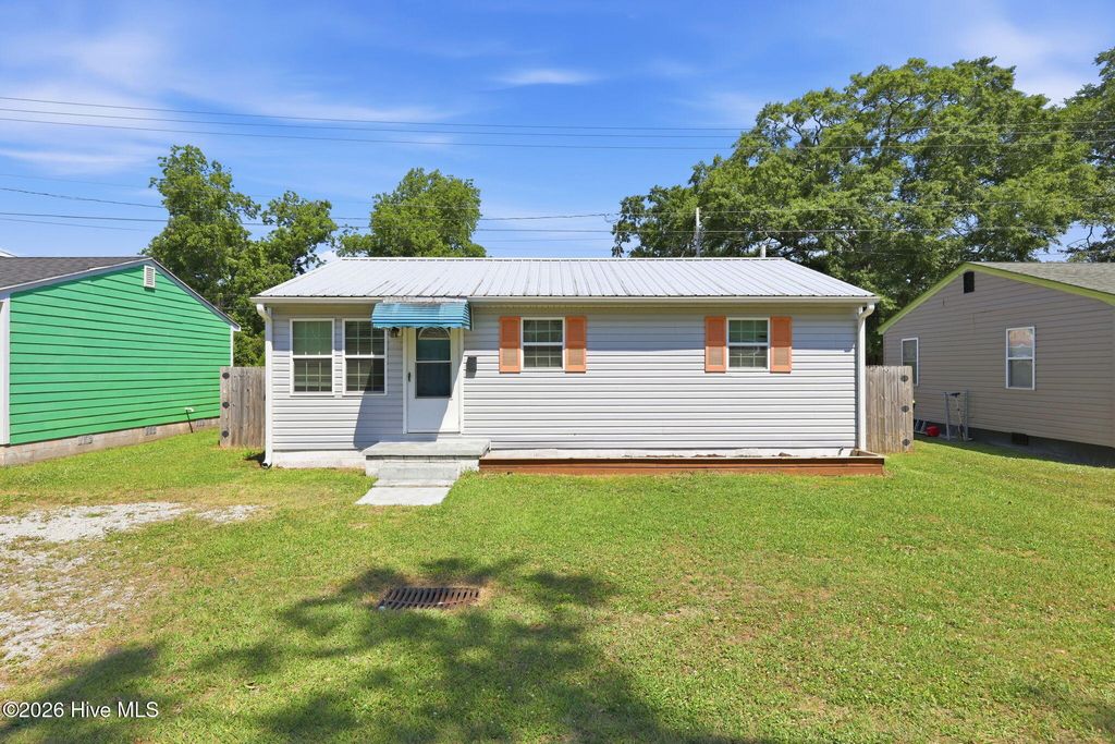 Photo of 518 Ruth Avenue, New Bern, NC 28560 (MLS # 100575890)