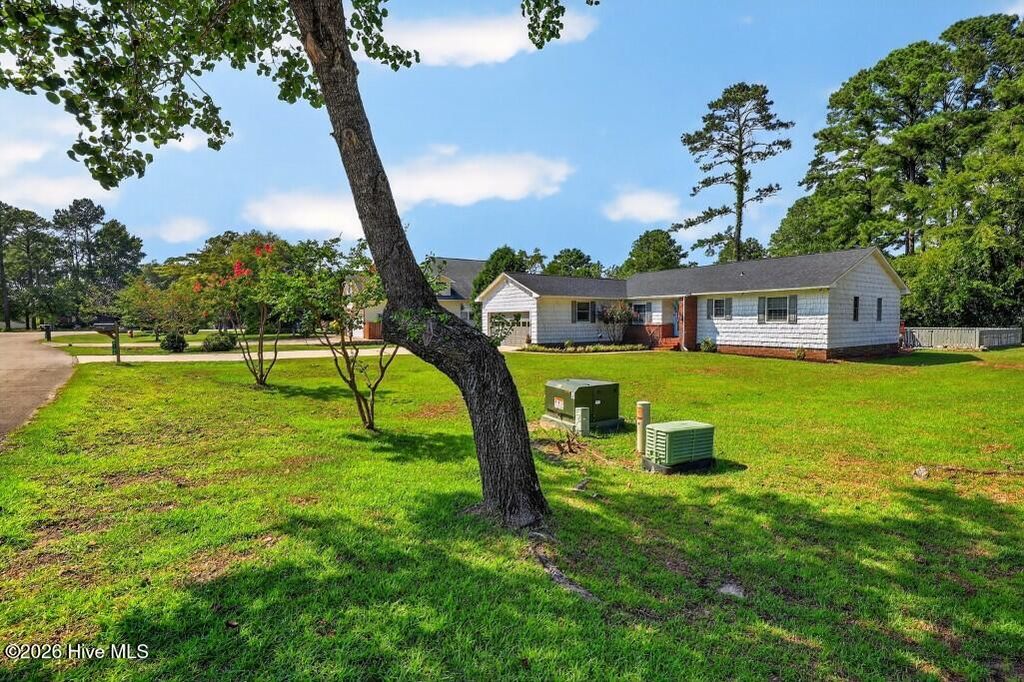 Photo of 6103 Falcon Drive, New Bern, NC 28560 (MLS # 100589589)