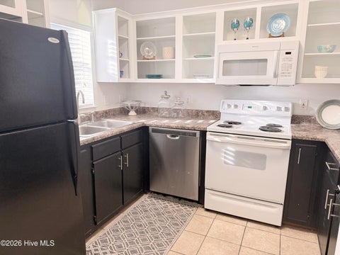 Tiny photo for 729 Bragg Drive #Apt C, Wilmington, NC 28412 (MLS # 100609367)
