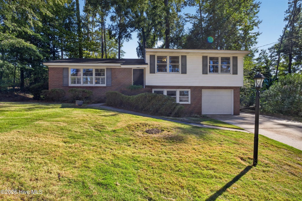 Photo of 2920 Hampshire Drive, Augusta, GA 30909 (MLS # 100606816)