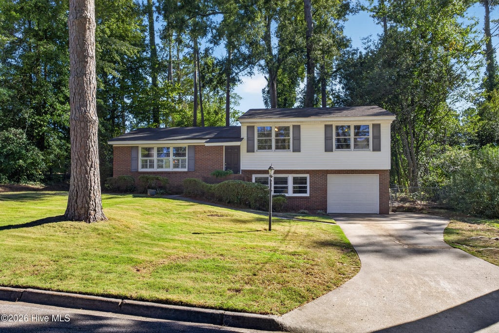 Photo of 2920 Hampshire Drive, Augusta, GA 30909 (MLS # 100606816)