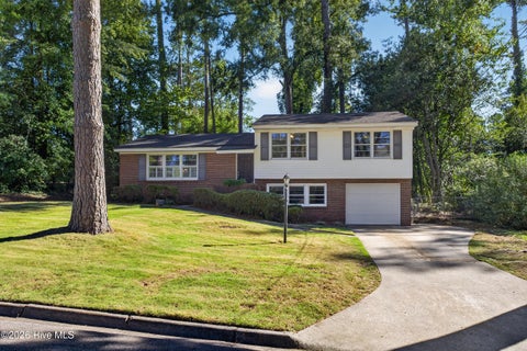 Photo of 2920 Hampshire Drive, Augusta, GA 30909 (MLS # 100606816)