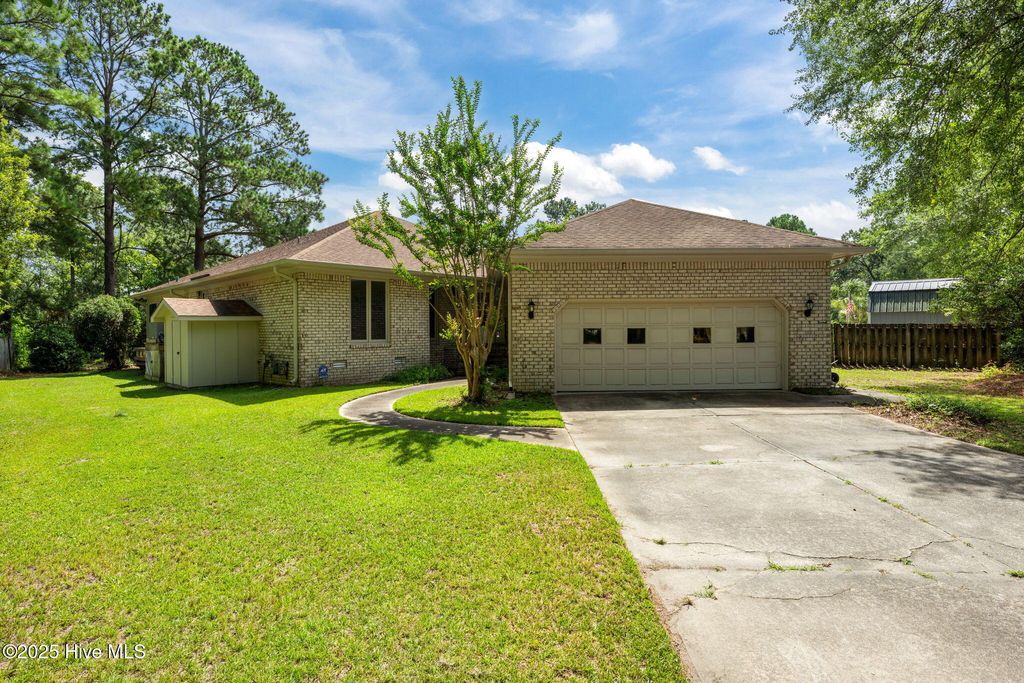 Photo of 104 Lantern Lane, New Bern, NC 28562 (MLS # 100521354)