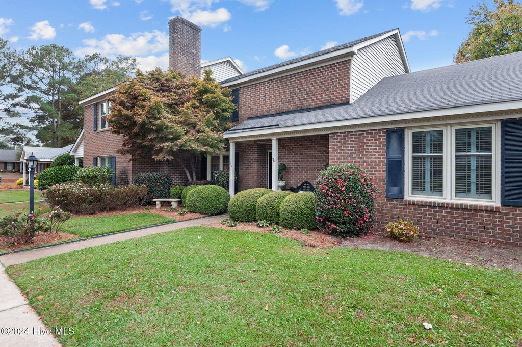 Photo of 802 Westminster Lane, Kinston, NC 28501 (MLS # 100557439)