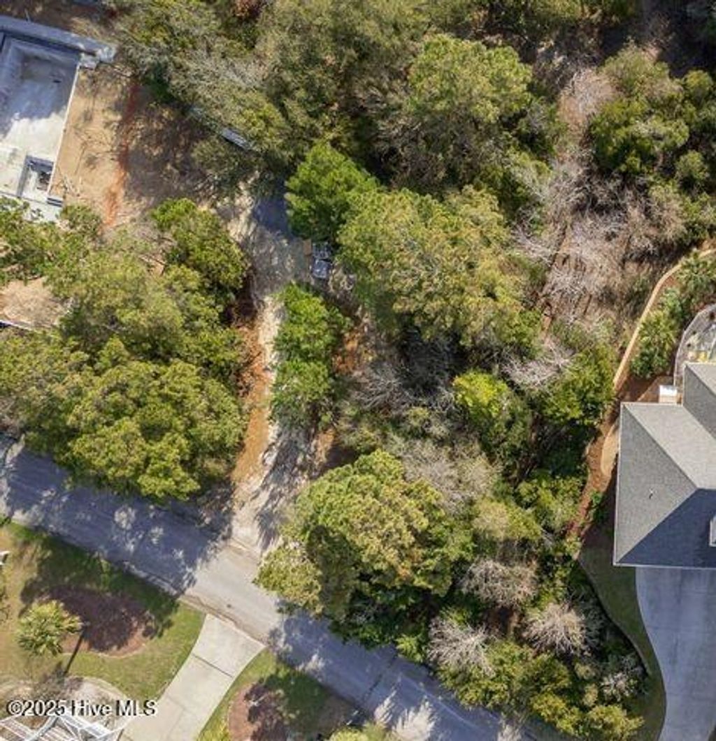 Photo of 202 Shipwreck Lane, Emerald Isle, NC 28594 (MLS # 100503672)