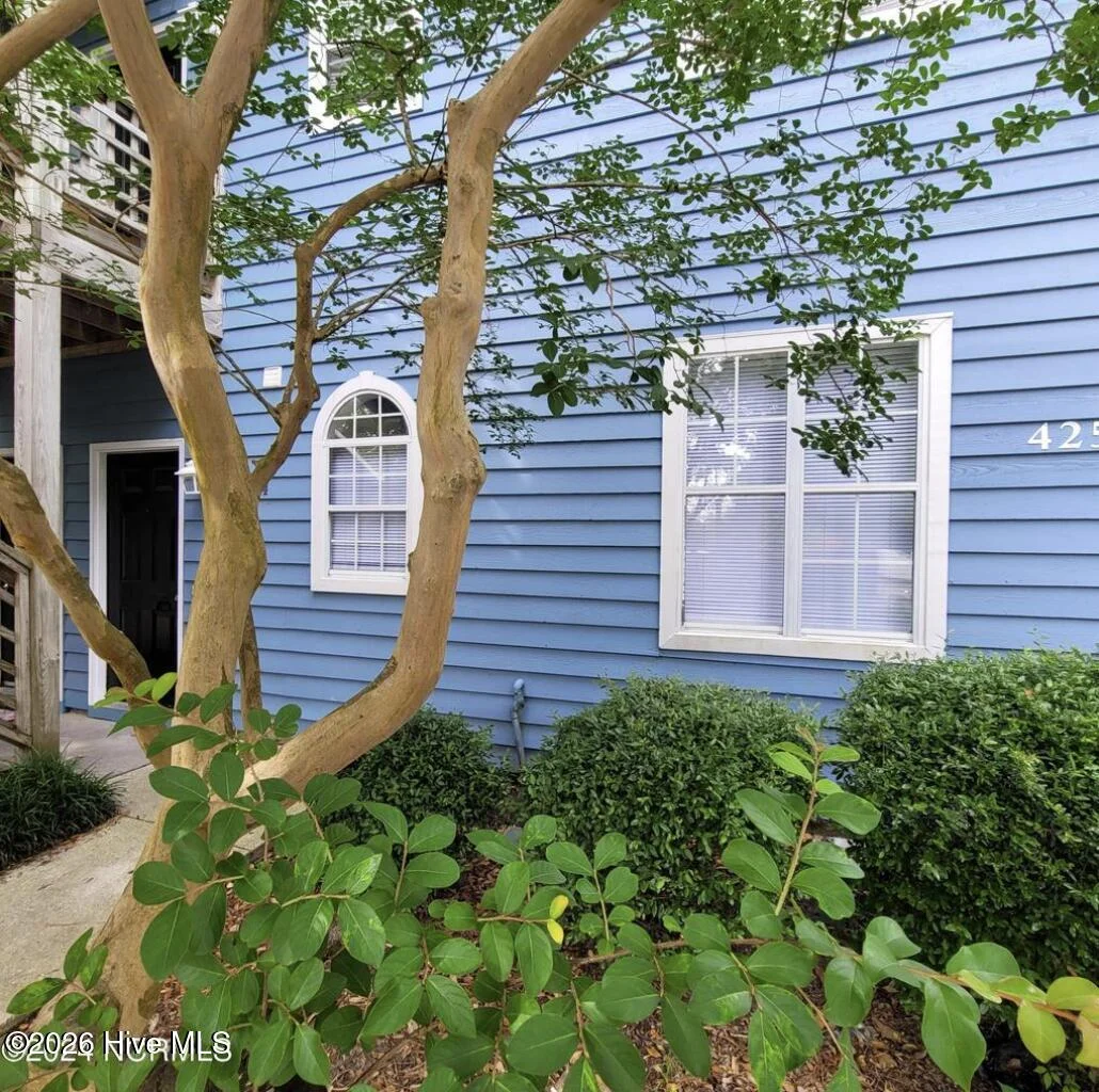 4250 Wilshire Boulevard Unit 104-A