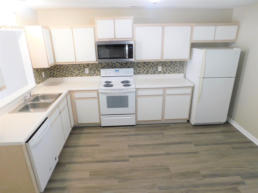 Photo of 203 Spring Meadow Circle, Jacksonville, NC 28546 (MLS # 100569421)