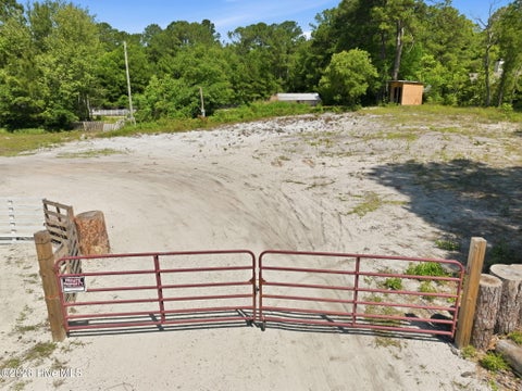 Tiny photo for 845 Nc 210 Highway E, Hampstead, NC 28443 (MLS # 100578813)