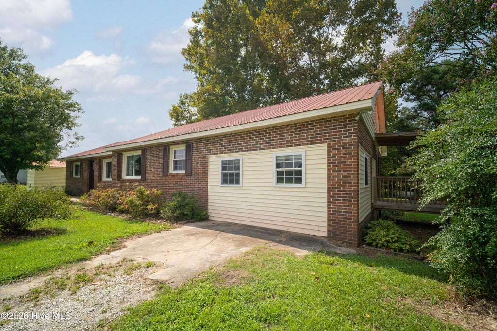 Photo of 350 Futrell Road, Richlands, NC 28574 (MLS # 100599174)
