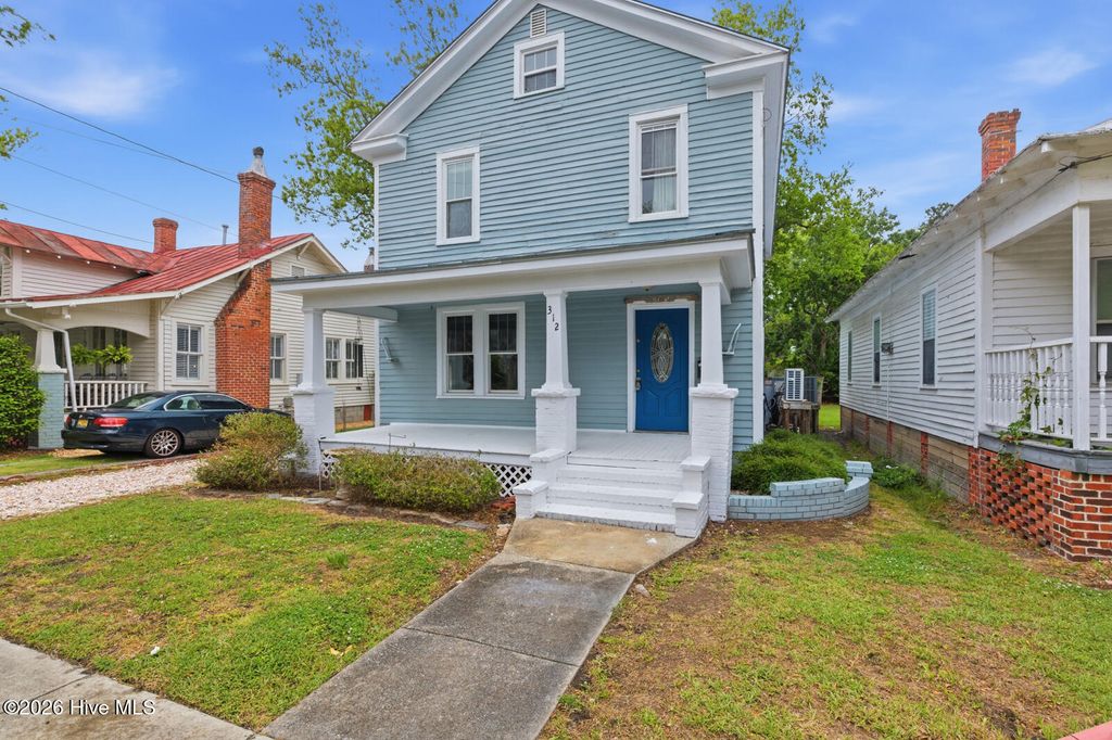 Photo of 312 Avenue B, New Bern, NC 28560 (MLS # 100571873)