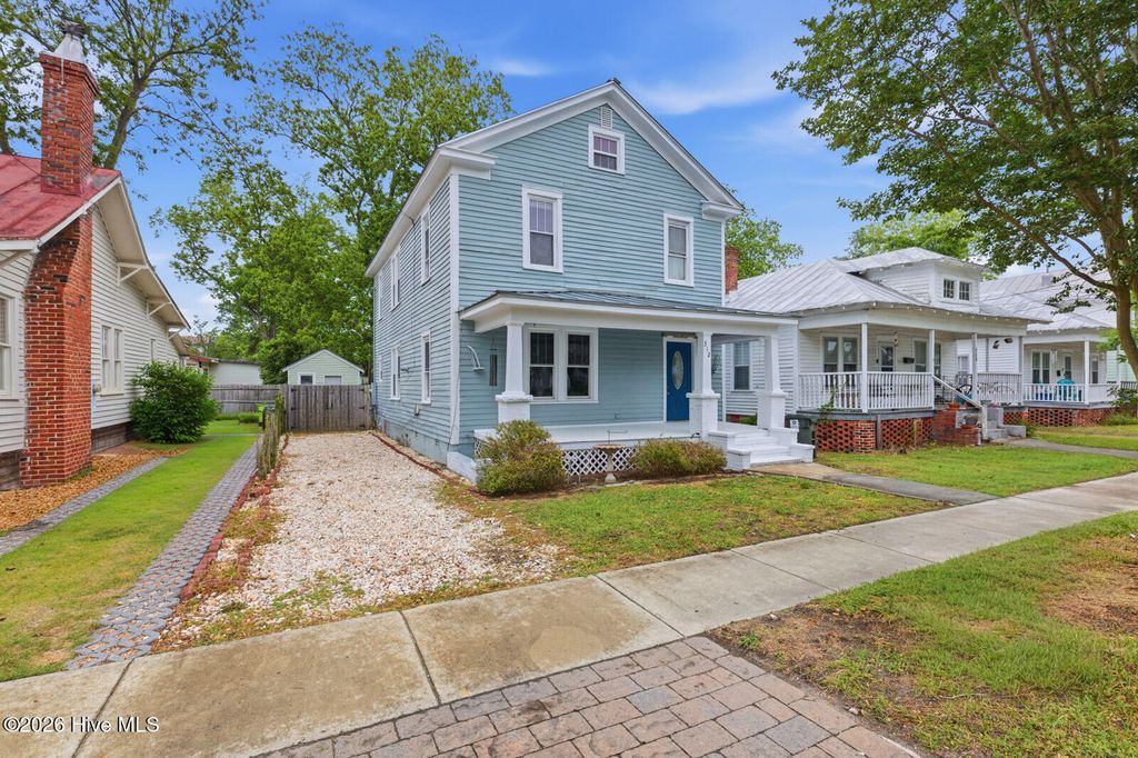 Photo of 312 Avenue B, New Bern, NC 28560 (MLS # 100571873)