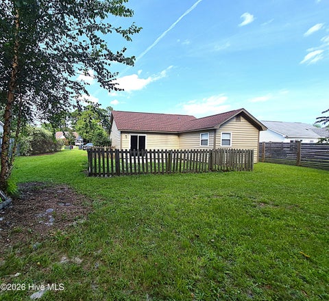 Tiny photo for 809 Autumn Leaves Court, Wilmington, NC 28411 (MLS # 100604771)