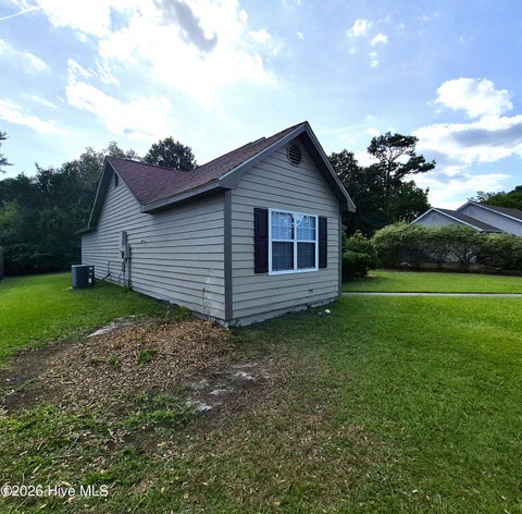 Tiny photo for 809 Autumn Leaves Court, Wilmington, NC 28411 (MLS # 100604771)