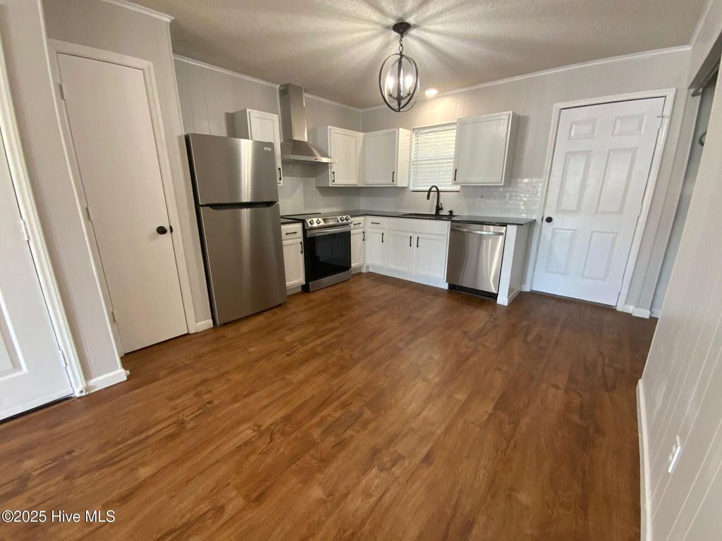 Photo of 100 Ravenwood Drive #D, Jacksonville, NC 28546 (MLS # 100540197)