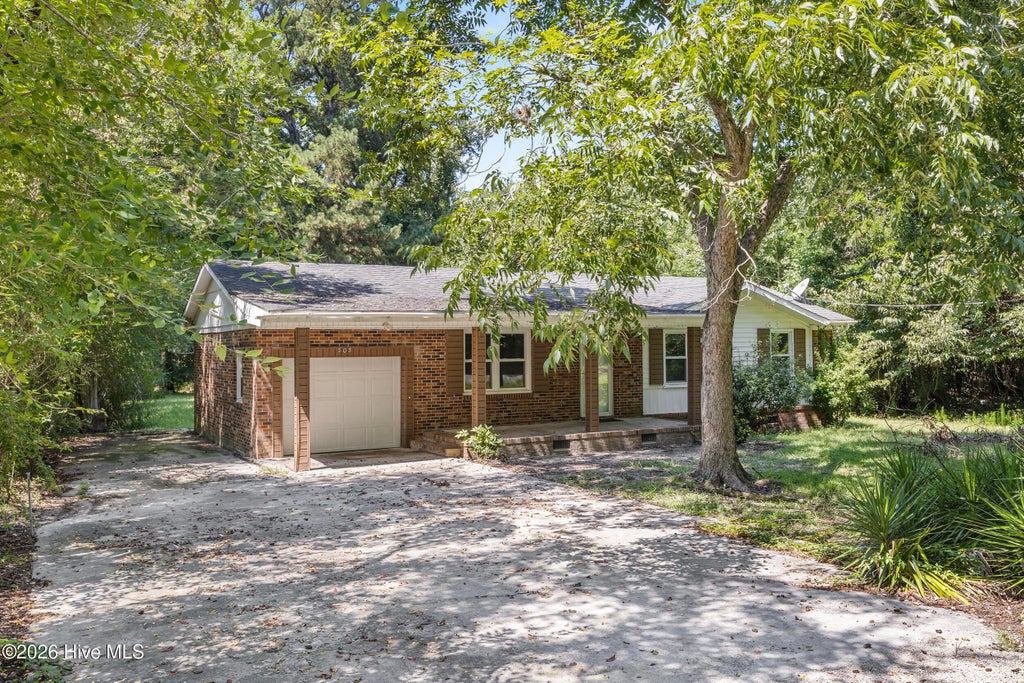 Photo of 505 E Coston Road, Burgaw, NC 28425 (MLS # 100601025)
