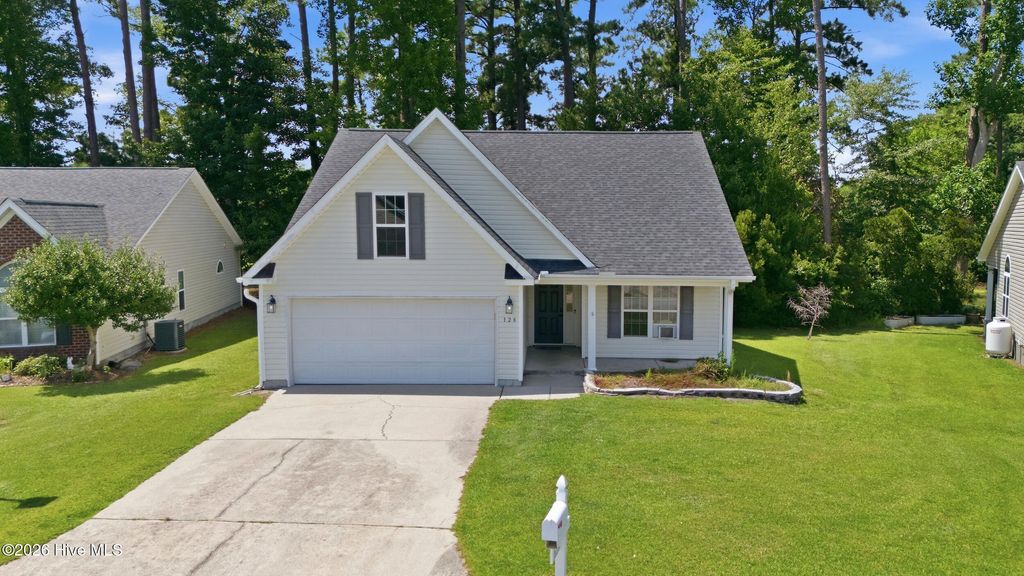 Photo of 128 Bermuda View, New Bern, NC 28560 (MLS # 100589227)
