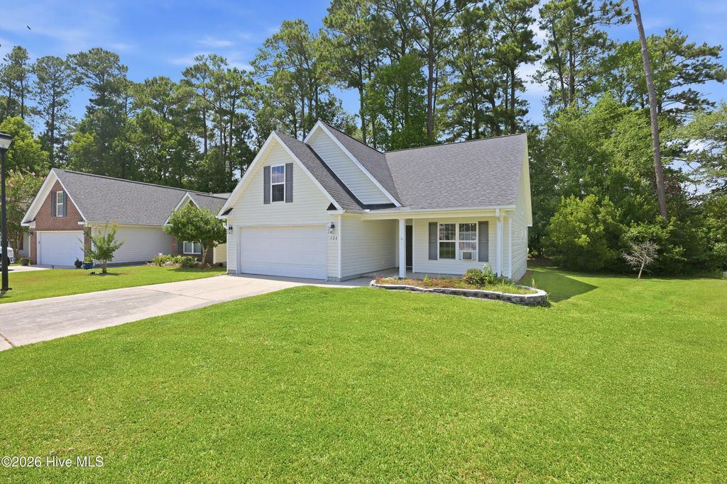 Photo of 128 Bermuda View, New Bern, NC 28560 (MLS # 100589227)
