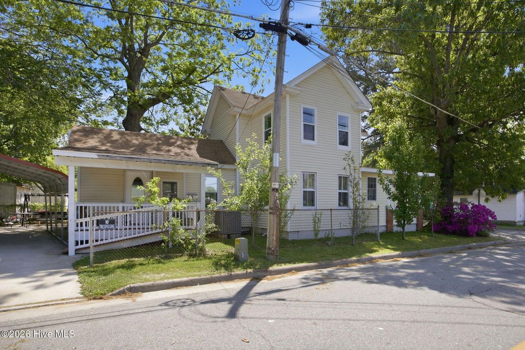 Photo of 306 Bank Street, Elizabeth City, NC 27909 (MLS # 100569663)