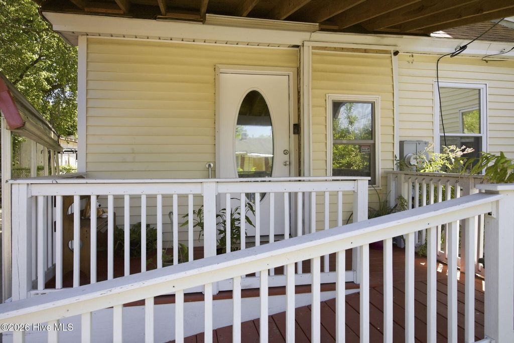 Photo of 306 Bank Street, Elizabeth City, NC 27909 (MLS # 100569663)