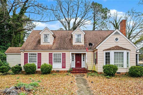 Homes For Sale - 109 S Austin Street<br/> Maxton, NC 28364