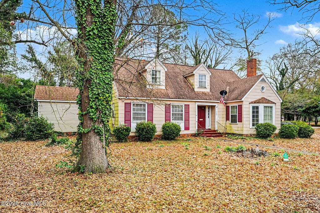 Photo of 109 S Austin Street, Maxton, NC 28364 (MLS # 100553080)