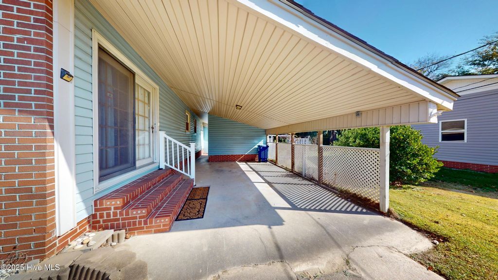 Photo of 109 London Lane, Jacksonville, NC 28546 (MLS # 100541528)