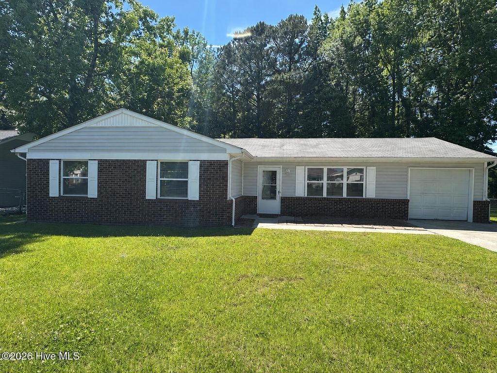Photo of 502 Thyme Court, Jacksonville, NC 28540 (MLS # 100577057)