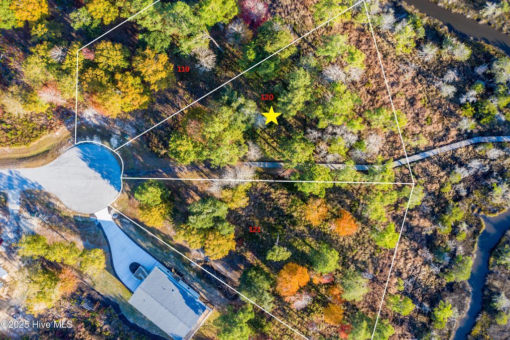 Photo of 405 Harrison Court, Sneads Ferry, NC 28460 (MLS # 100526396)