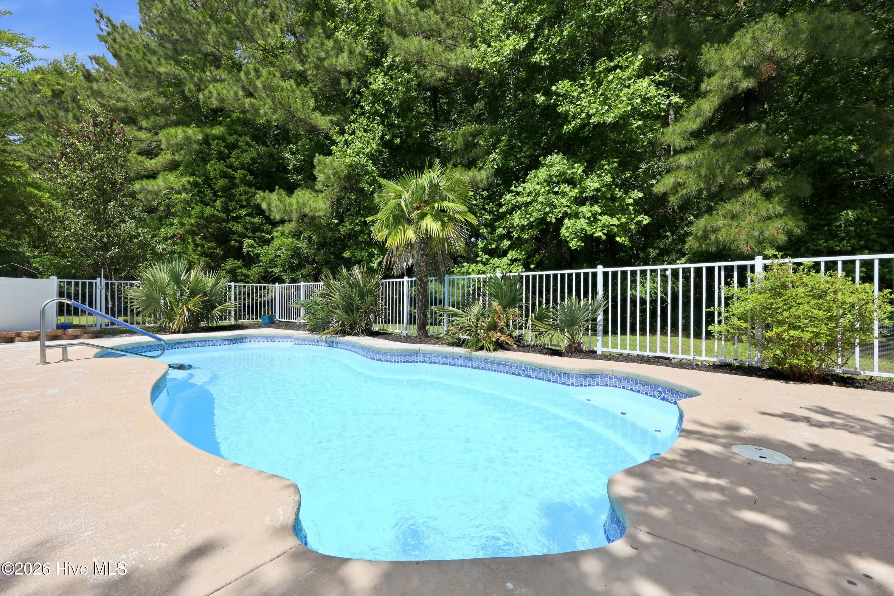 320 Neuchatel Road