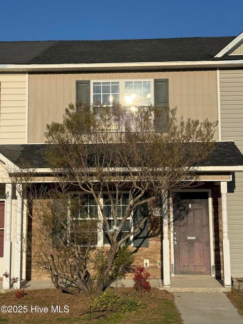 Photo of 1004 Grandeur Avenue, Jacksonville, NC 28546 (MLS # 100546249)