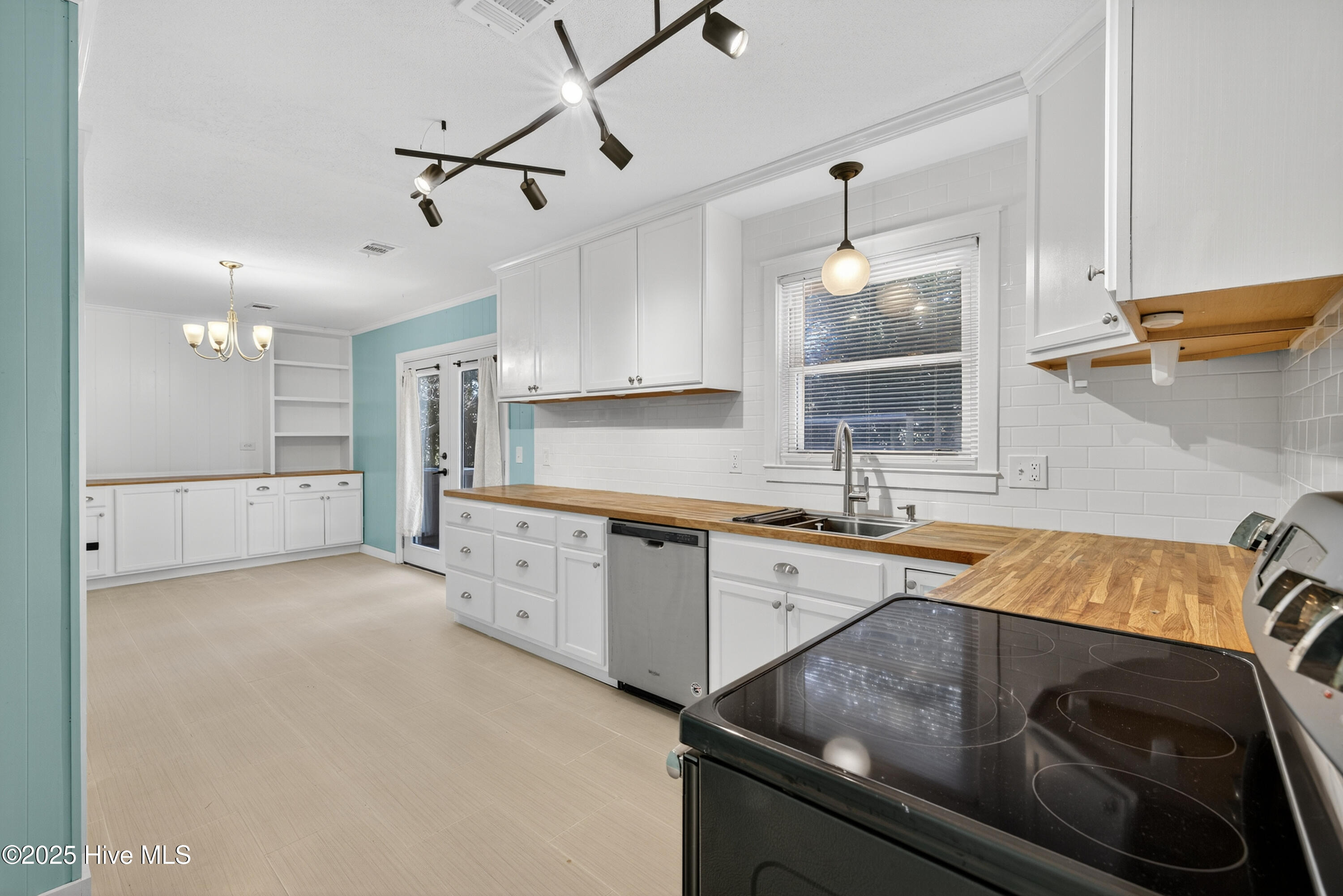 Wilmington, North Carolina 28412, United States, 3 Bedrooms Bedrooms, ,2 BathroomsBathrooms,Residential,Active,256141