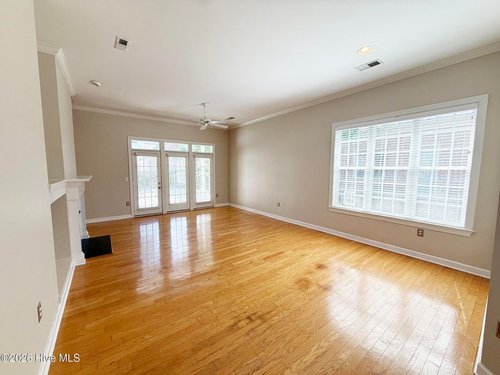 Photo of 4906 Shaftesbury Place, Wilmington, NC 28409 (MLS # 100577854)
