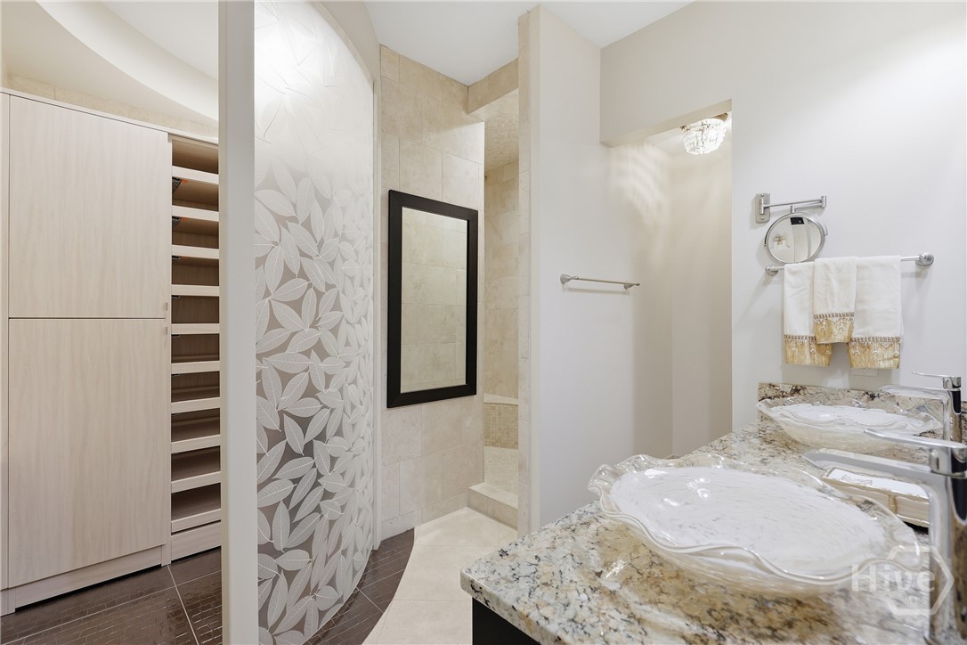 Savannah, Georgia 31401, United States, 1 Bedroom Bedrooms, ,2 BathroomsBathrooms,Residential,Active,255408