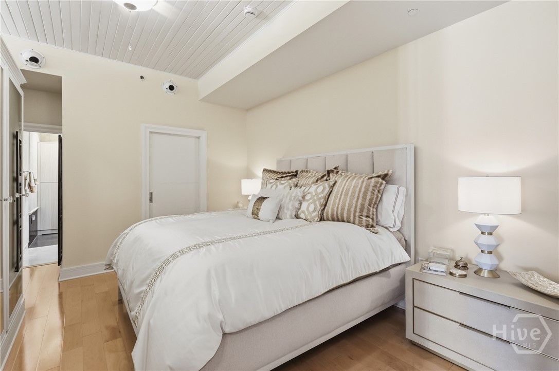 Savannah, Georgia 31401, United States, 1 Bedroom Bedrooms, ,2 BathroomsBathrooms,Residential,Active,255408