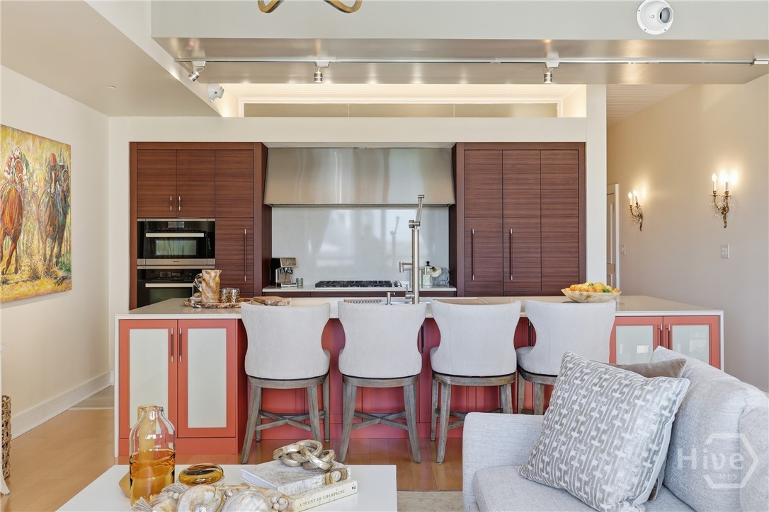 Savannah, Georgia 31401, United States, 1 Bedroom Bedrooms, ,2 BathroomsBathrooms,Residential,Active,255408