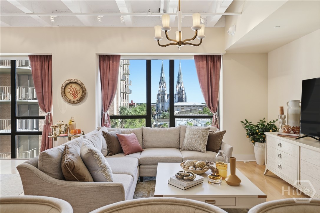 Savannah, Georgia 31401, United States, 1 Bedroom Bedrooms, ,2 BathroomsBathrooms,Residential,Active,255408