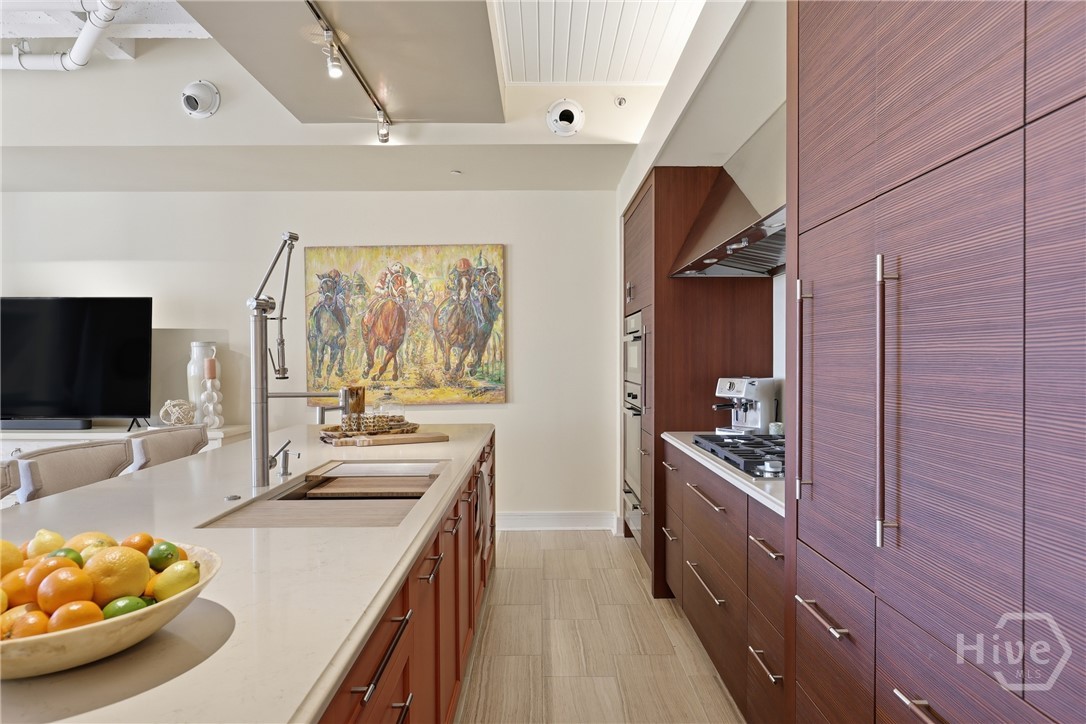 Savannah, Georgia 31401, United States, 1 Bedroom Bedrooms, ,2 BathroomsBathrooms,Residential,Active,255408